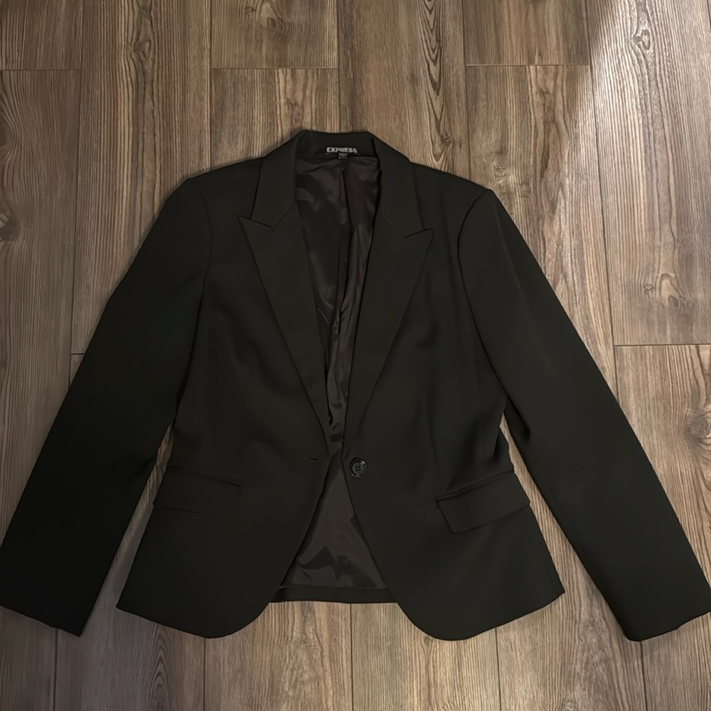 Express Editor suit sz 10/8 black